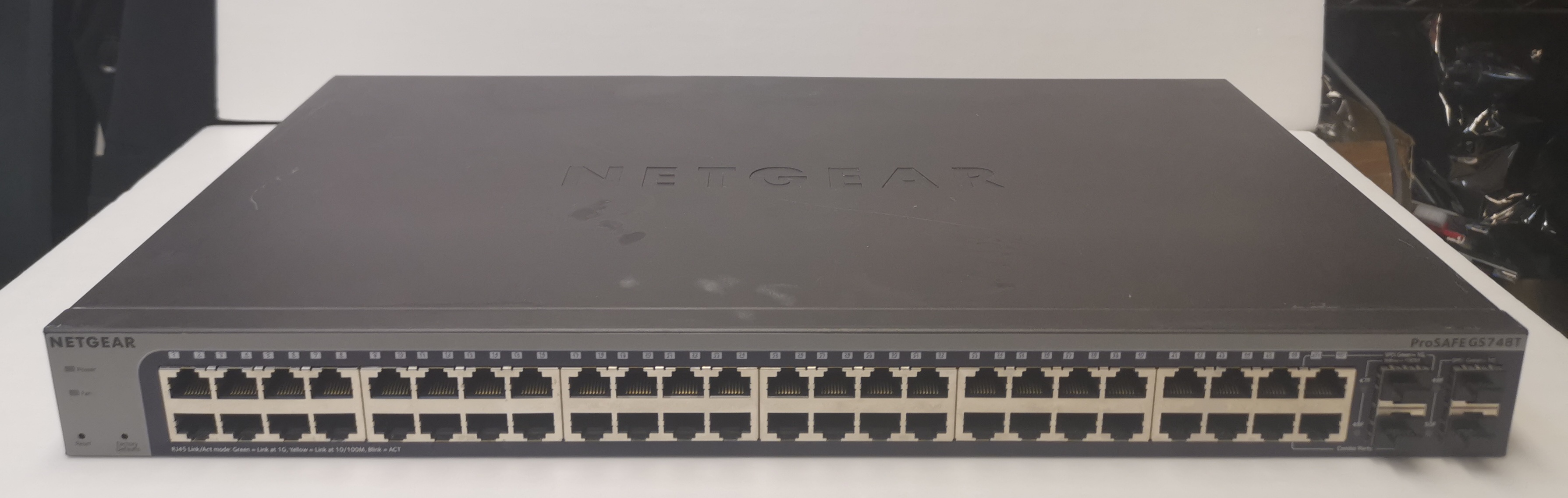 NETGEAR ProSAFE 48 Port Gigabit Smart Switch GS748T v5