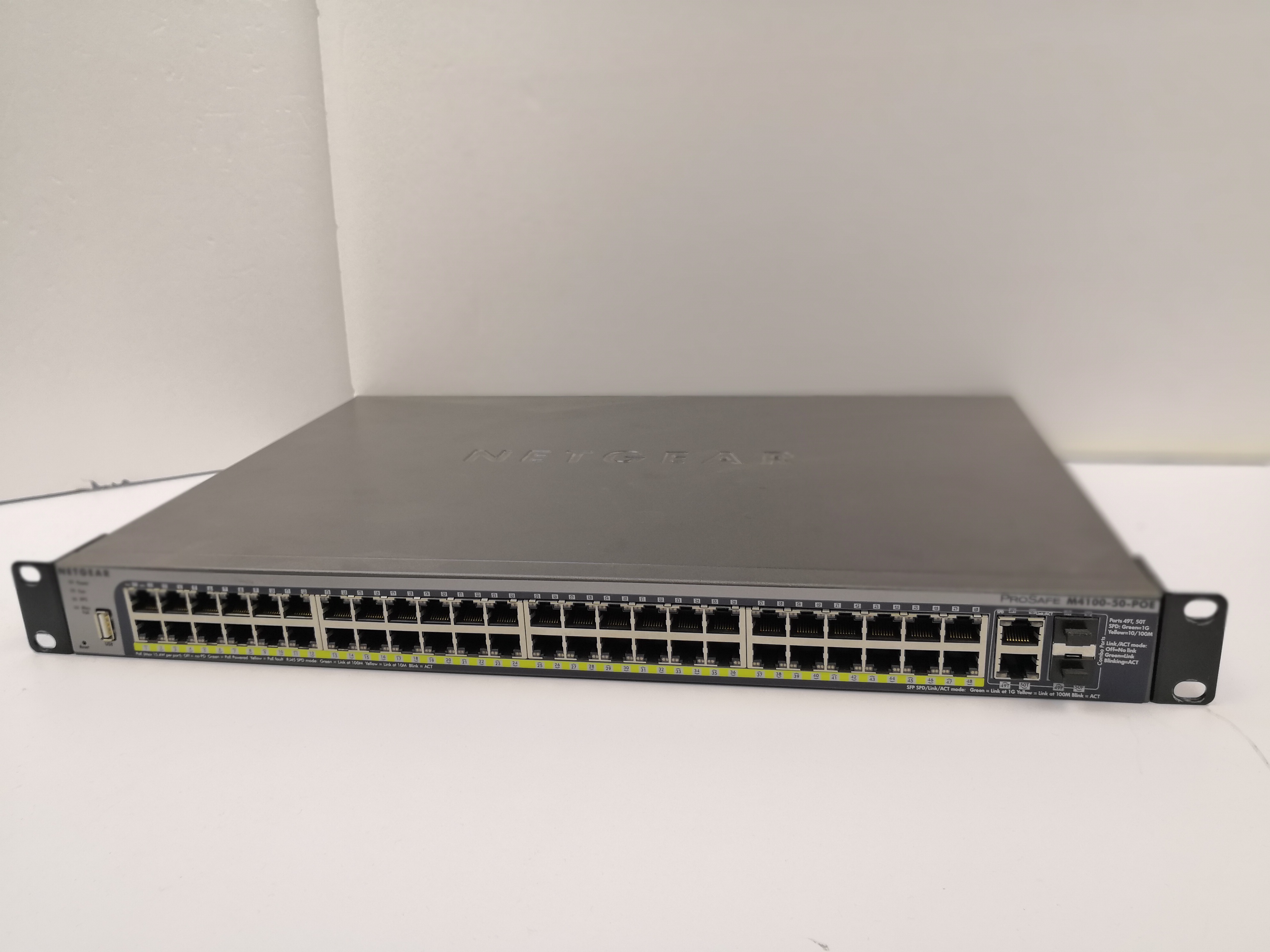 NETGEAR M4100 50 POE FSM7250P