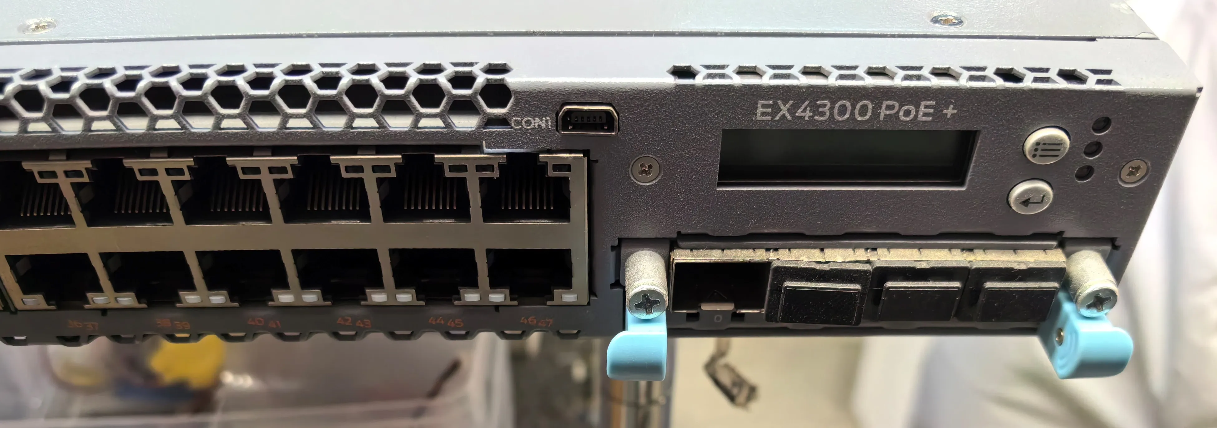 Juniper EX4300-48P 48x 1Gb RJ-45 PoE+, 4x 40Gb QSFP+